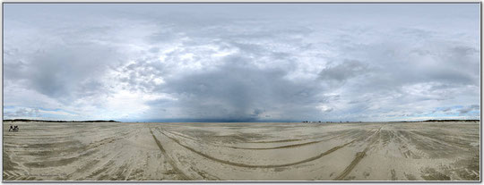 St. Peter-Ording mit Regenfront